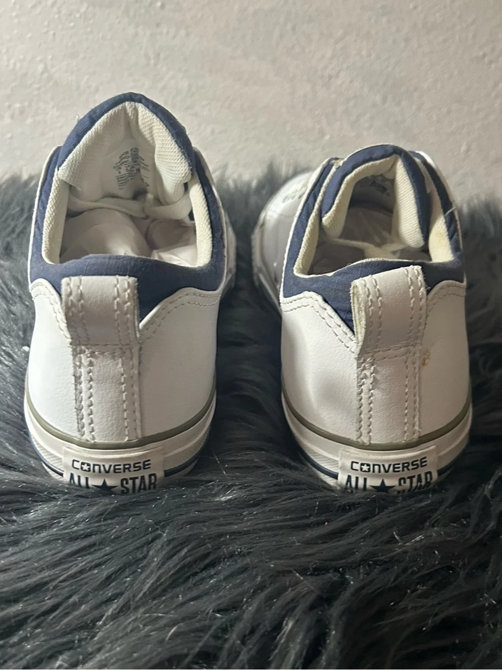 Converse Chuck Taylor All Star Leather White Low-Top Sneakers Size 4